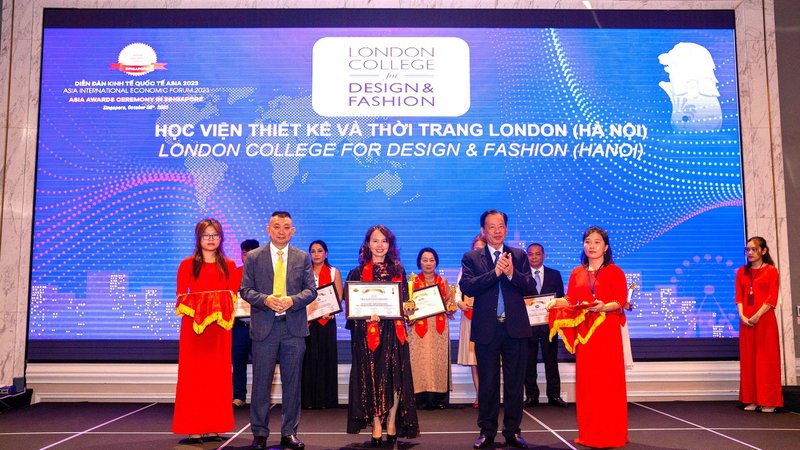 LCDF_Hanoi_lot_top_10_thuong_hieu_Asia_Award_2023 (3).jpg