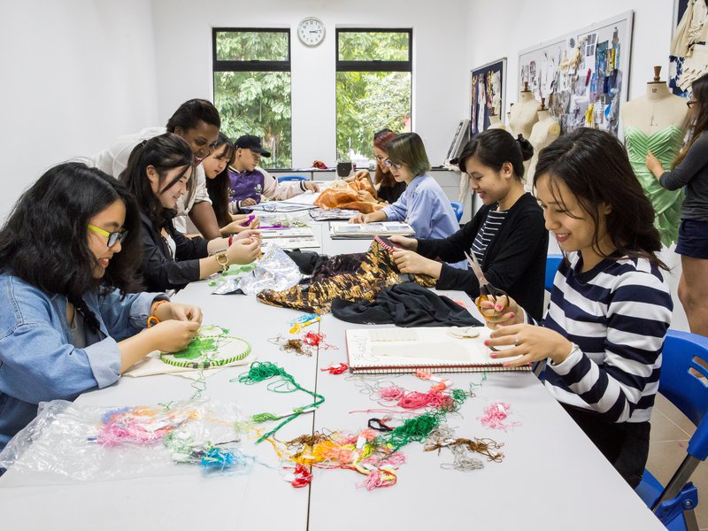 Lớp học Classroom LCDF-hanoi (8).jpg